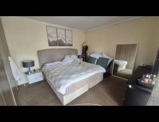 3 BEDROOM TOWNHOUSE FOR SALE IN WILGEHEUWEL